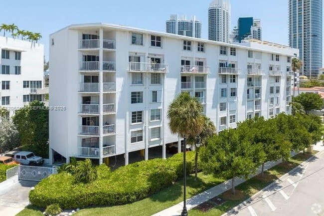 Building Photo - 17800 Atlantic Blvd Unit PH15
