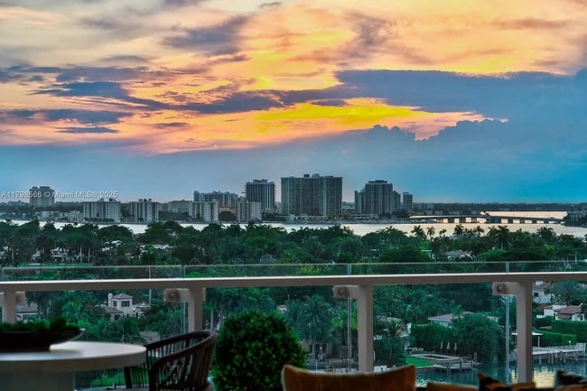 Photo - 5775 Collins Ave Unidad APT 1005