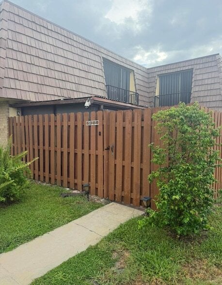 Photo - 922 Springdale Cir