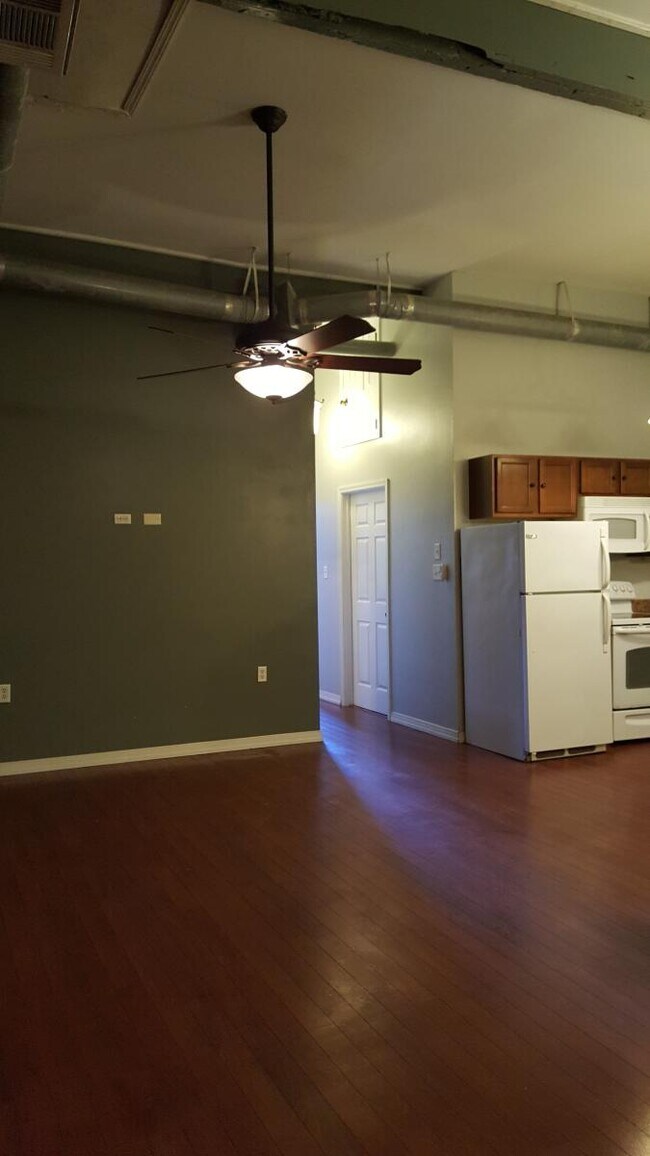 Photo - 915 Decatur St Unit E