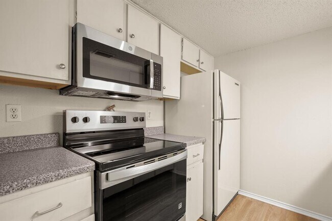 Photo - 2401 Leon St Unit 105