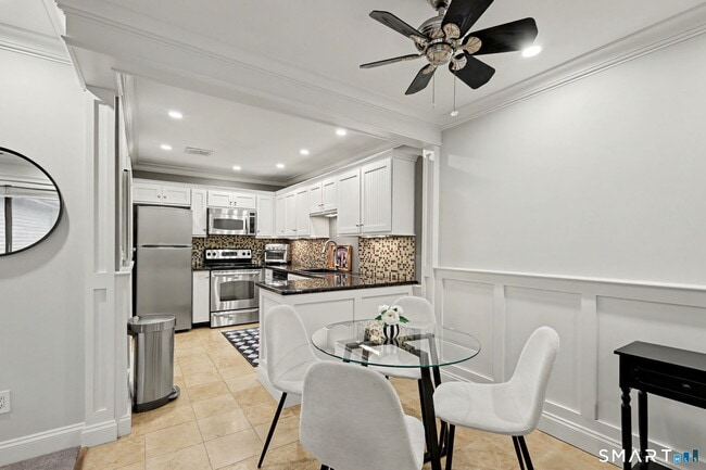 Photo - 2289 Bedford St Unidad D7