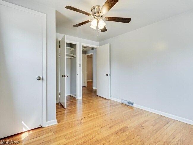 2348 Saybrook Rd