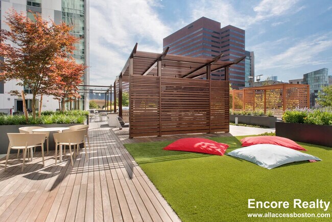 Photo - 250 Kendall St Unidad 1001