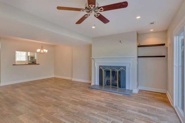 Photo - 2 Bedroom Condo at Garden Court!