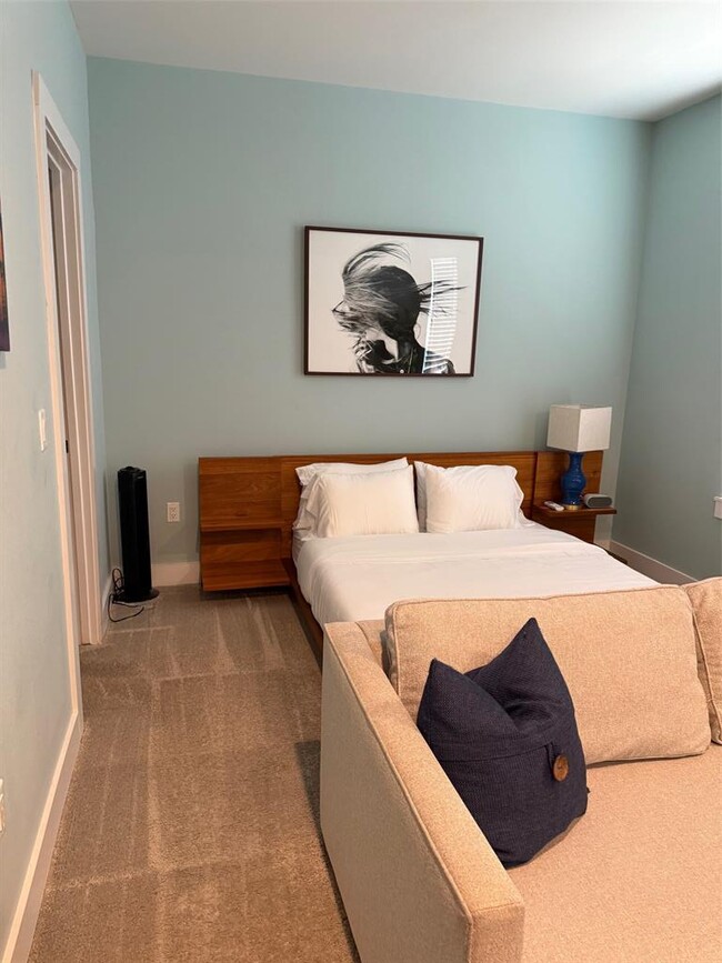 Photo - 7904 Hillock Terrace