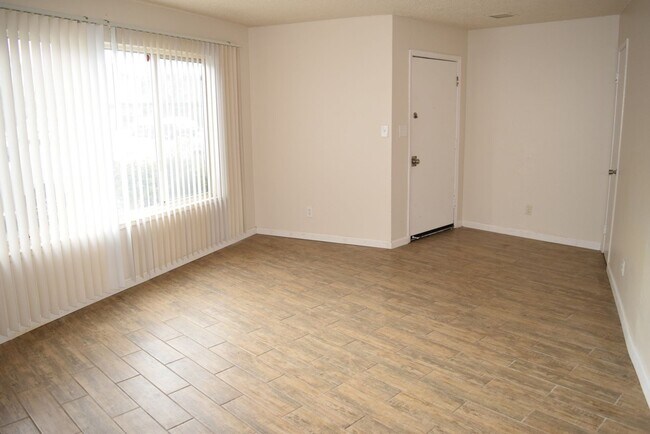 Photo - 6049 Northcrest Cir