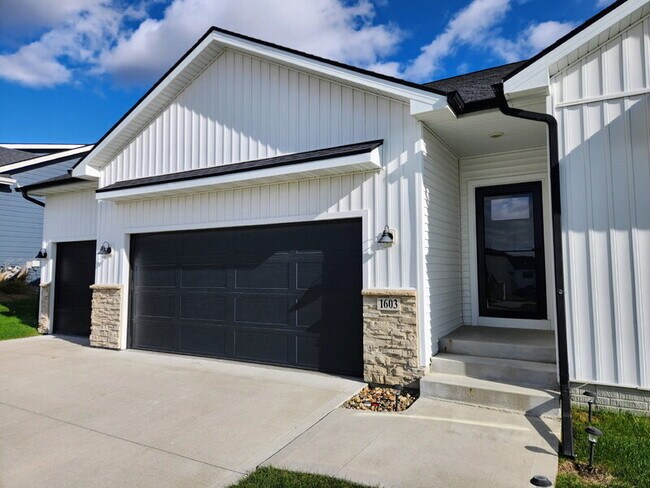 Photo - 1603 Red Cedar Ln