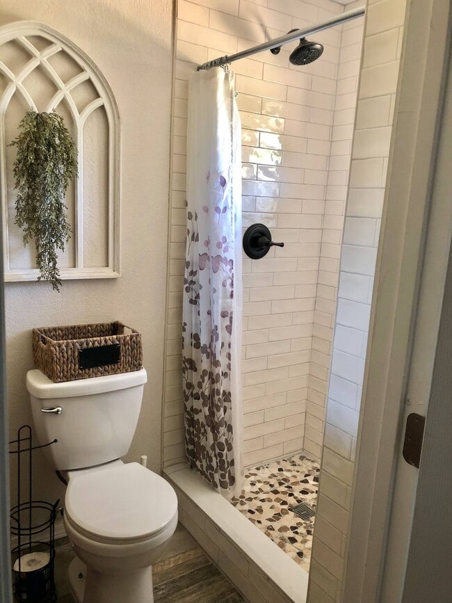 Photo - 4521 NW Cheyenne Ave