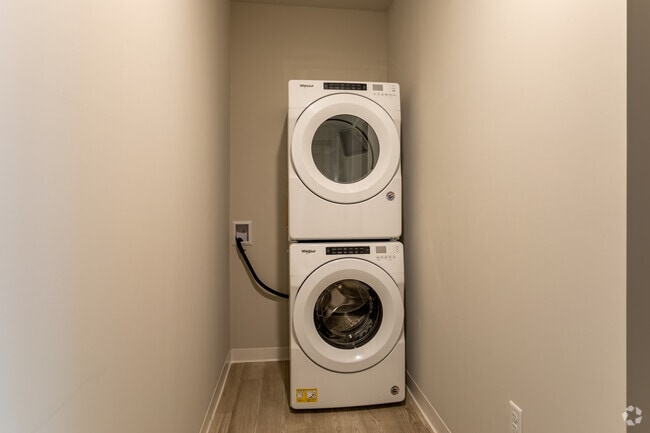 2BR, 2BA - The Vista At Creekside