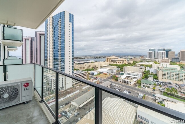 Photo - Highly desirable 2-bdrm, 2-bath, 1-pkg condo at Ililani in Kakaako Unit 2003