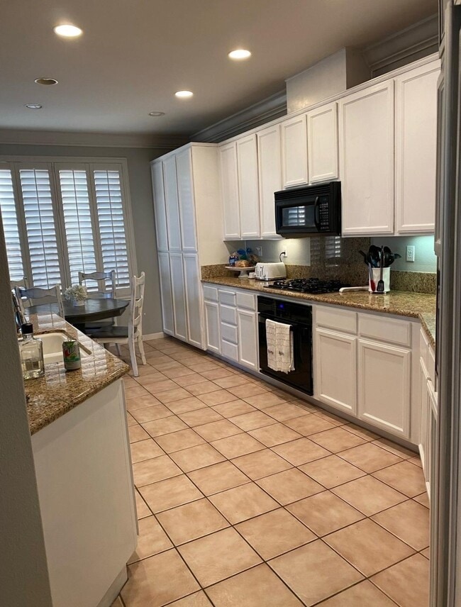 Photo - 108 Thelen Ct