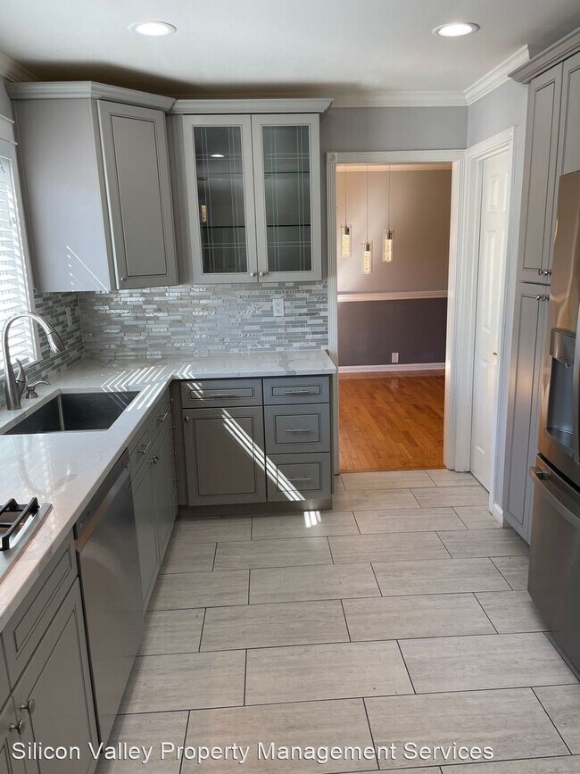 Photo - 5 br, 3 bath House - 955 Marlinton Ct