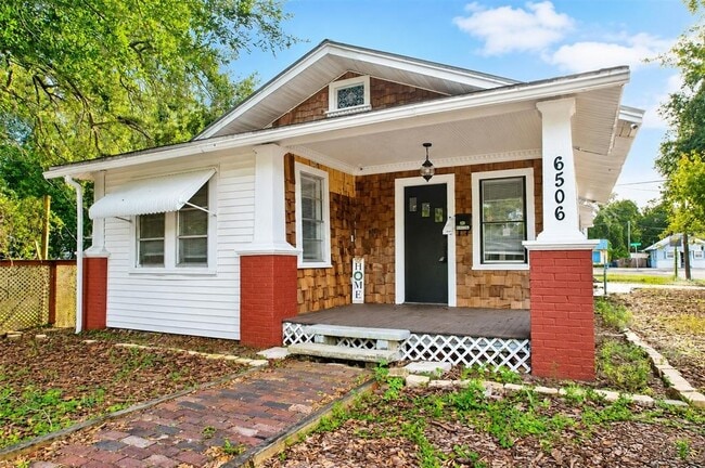 Building Photo - 6506 N Wellington Ave