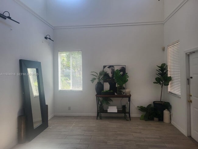 Photo - 1368 Majesty Terrace