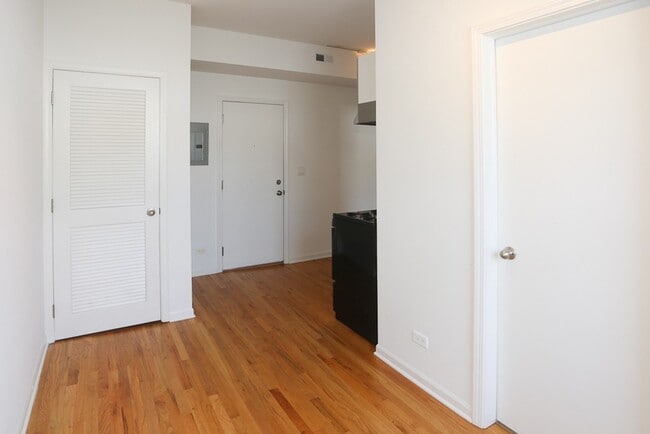 Photo - 5054 N Winthrop Ave Unidad 413