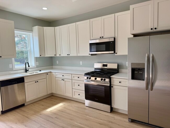 Photo - 303 Whitridge Ave