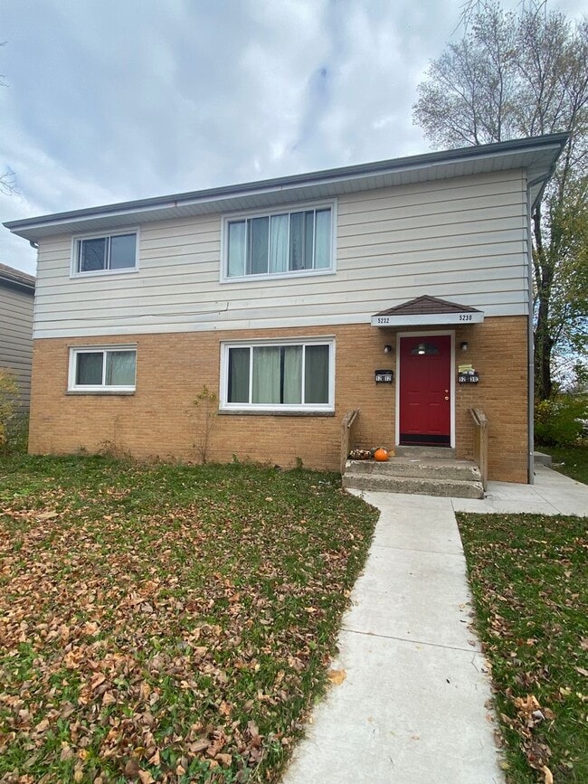 Building Photo - 5230 N 84th St Unit 5232 n 84th St