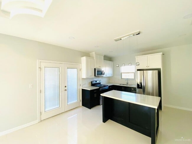 208 W Rutherford Ave Unit 2