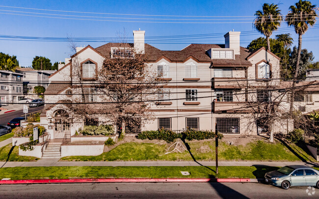 Lido Apartments - 9915 National Blvd - Lido Apartments - 9915 National Blvd