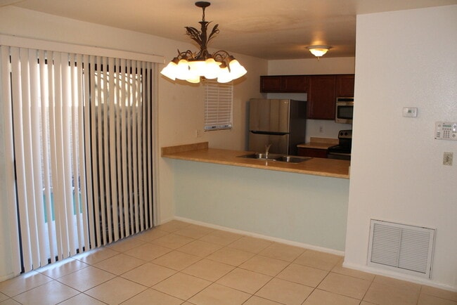 Nice 2 bedroom 2 bath condo!