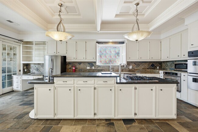 Photo - 4063 Breakwood Dr