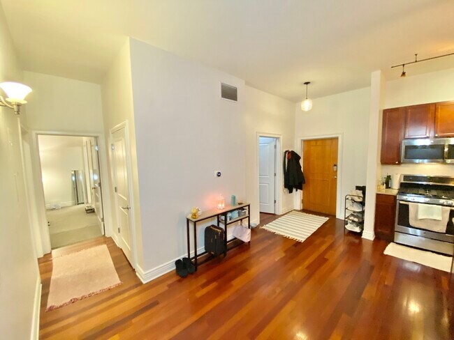Photo - 3300 W Irving Park Rd Unit H5