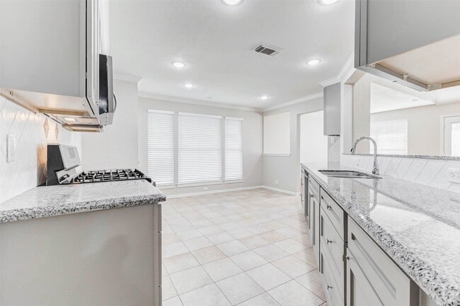 Photo - 2410 Clear Ridge Dr