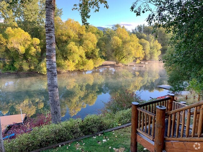 Building Photo - 4 bedroom  Whitefish River Cabin Rental