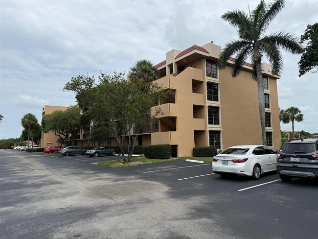 Building Photo - 6215 Coral Lake Dr Unit 203