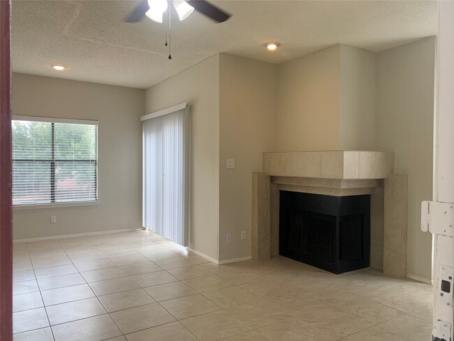 Building Photo - 2710 Grants Lake Blvd Unit C10