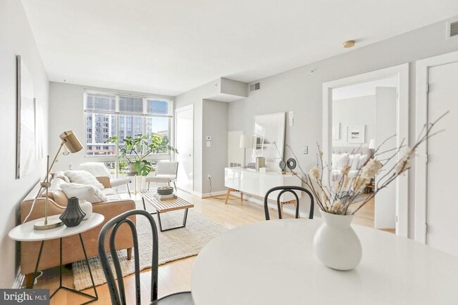 Photo - 1000 New Jersey Ave SE Unit 516