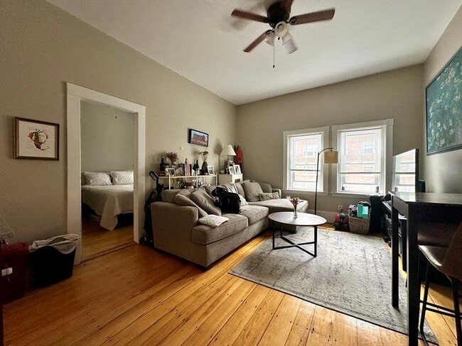 Photo - 35 Bay State Rd Apartamentos