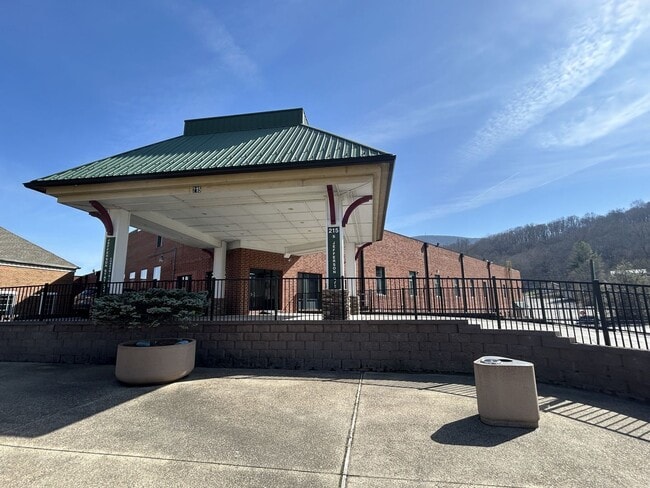 Building Photo - Industrial Style. Downtown Energy. Elevated Living.