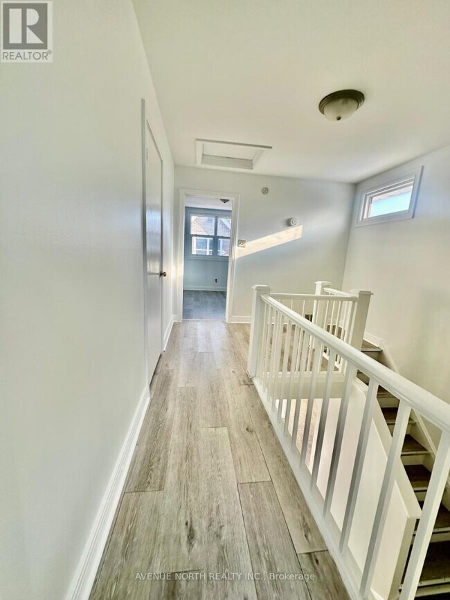 Photo - 658 Coronation Ave.