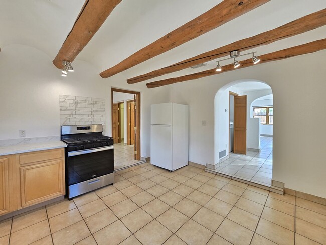 Photo - 620 1/2 Alto St