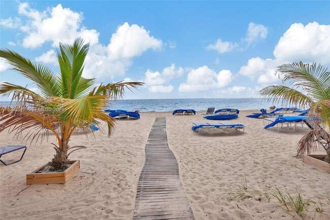 Building Photo - 3700 Galt Ocean Dr Unit 303