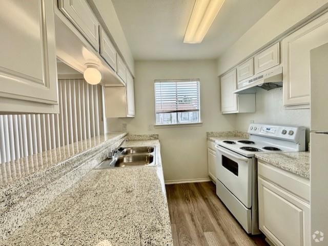 Building Photo - 6500 W 43rd St Unit 501 Rental