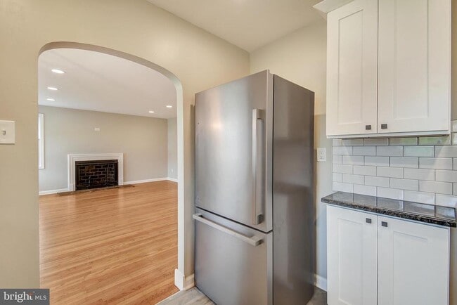 Photo - 115 Locust St