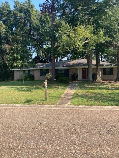Photo - 151 Country Club Dr