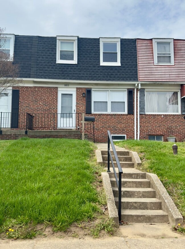 Building Photo - Charming 3 Bedroom/2 Bathroom Townhome in Dundalk, MD!