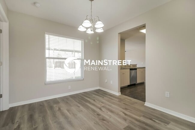 Photo - 3 Bedroom Pet-Friendly Home in Fort Myers, FL with Main Street Renewal