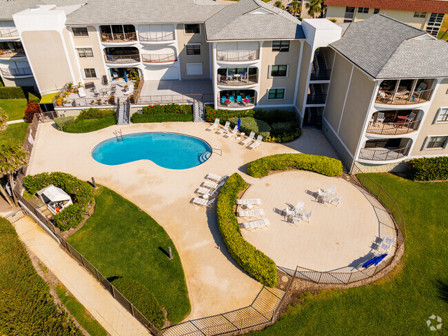 Building Photo - 5300 Jimmy Buffett Mem Hwy Unit # 404 Rental
