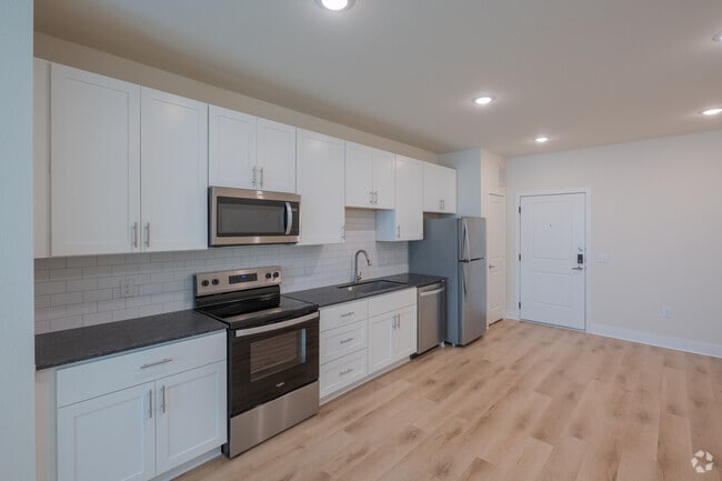 2BR, 2BA - 1,064SF - Kitchen