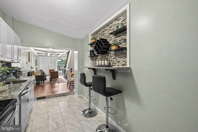 Photo - 926 W Pratt St