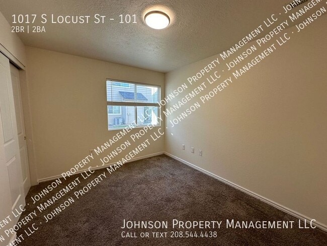 Photo - 1017 S Locust St Unidad 101