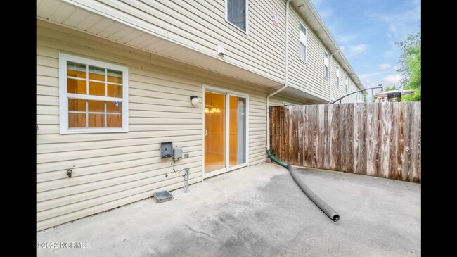 3809 E Vancroft Cir