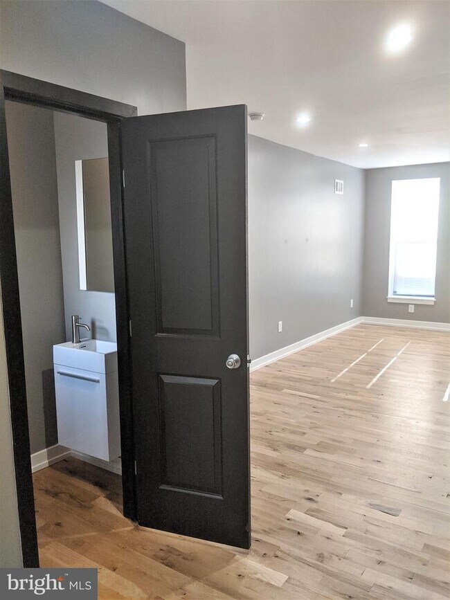 Photo - 1629 S Hicks St