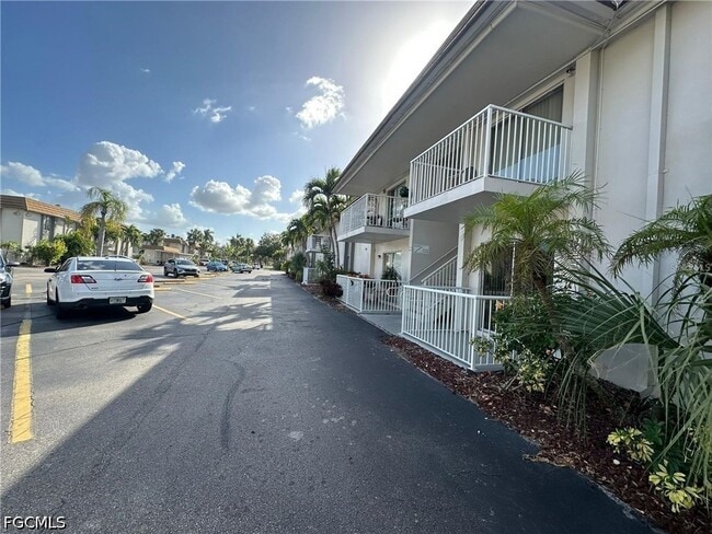 Photo - 1830 Maravilla Ave Unit 309