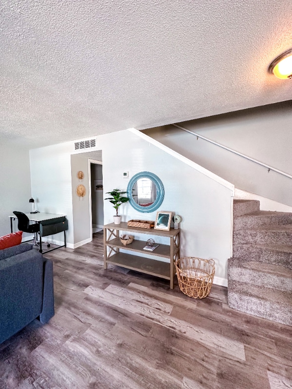 Photo - 1207 Tropic St Unidad B